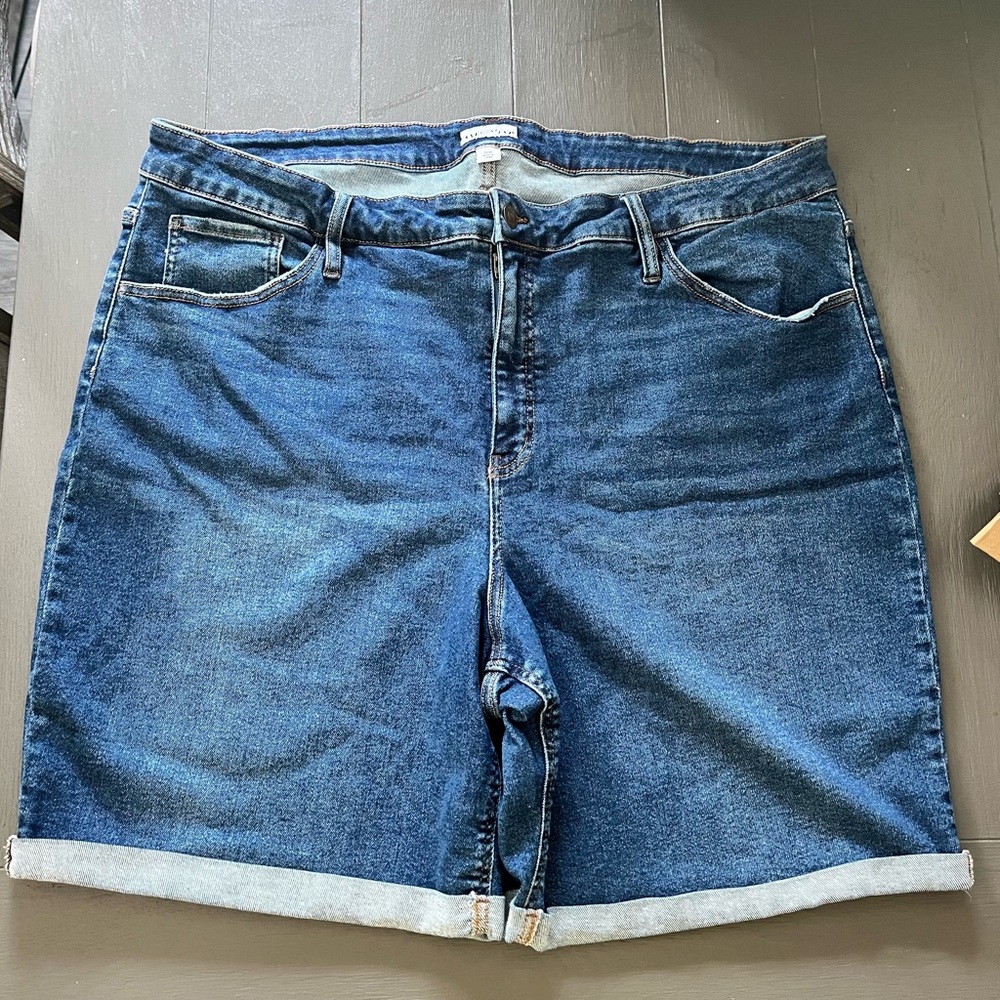 Ava & Viv plus size jean shorts- size 26w